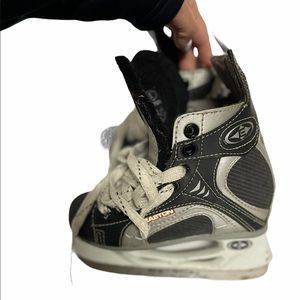 Youth 11 Easton Hockey Ice Skates